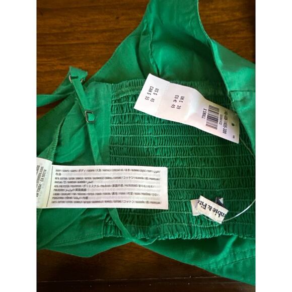 ABERCROMBIE & FITCH - NEW- top size xs - Picture 3 of 3